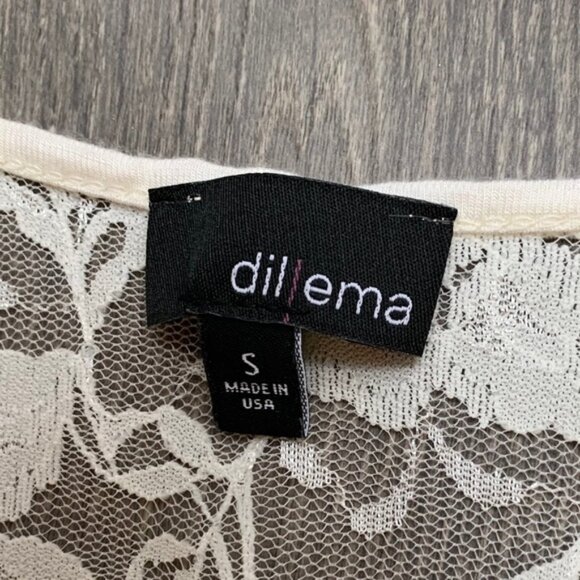 Aritzia Dilemma Lace T-Shirt Blouse Top Short sleeve Ivory Cream Flowy Size S - Picture 9 of 13
